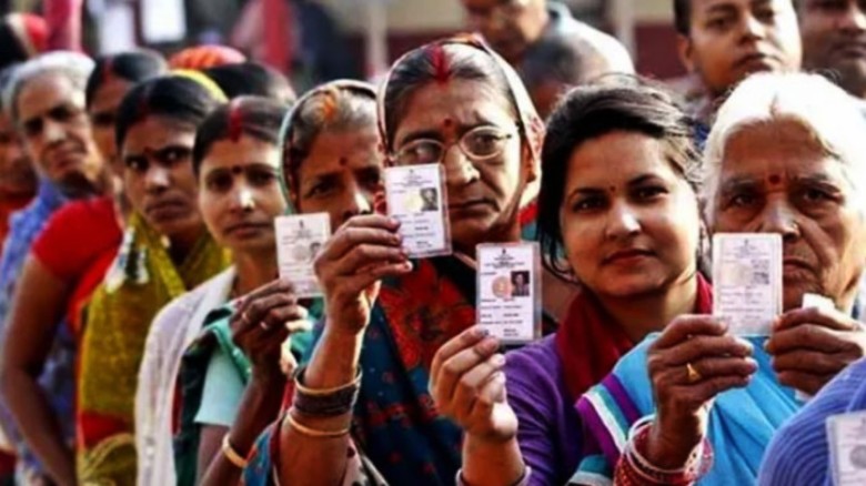 পশ্চিমবঙ্গের বিধানসভা নির্বাচনের দ্বিতীয় দফার ভোটগ্রহণ চলছে