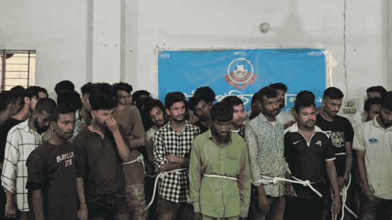 গাজীপুরে পুলিশের অভিযানে ১০৭ জন আটক