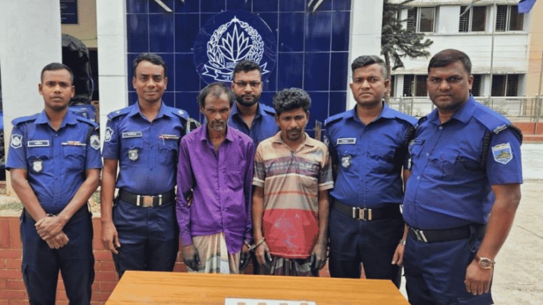 নিয়ামতপুরে ইয়াবাসহ ২ মাদক কারবারি গ্রেফতার