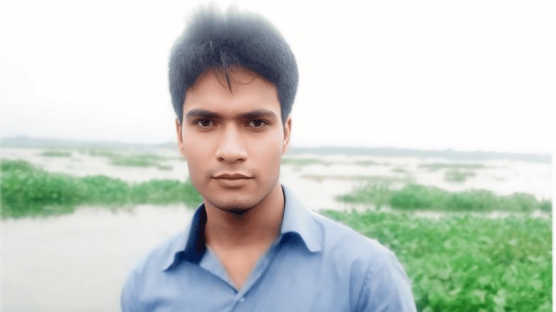 বন্ধুকে মাছ দিতে গিয়ে বজ্রপাতে যুবকের মৃত্যু