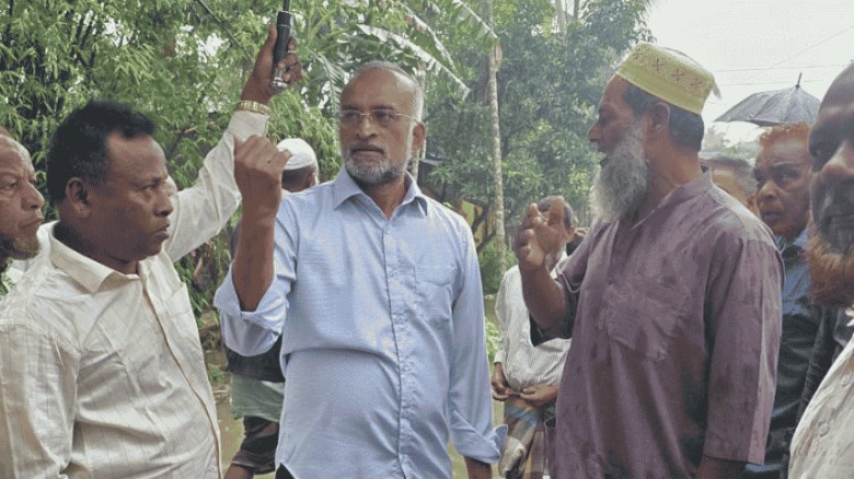 রশিদাবাদে খাল পরিদর্শনে কিশোরগঞ্জ জেলা পরিষদ প্রশাসক