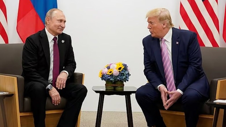 দেড় ঘণ্টার ফোনালাপে ইরান ইস্যুতে পুতিনকে যা বললেন ট্রাম্প