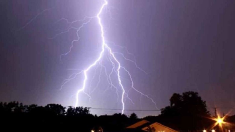 বজ্রধ্বনি শুনলে যে তাসবিহ পাঠ করবেন