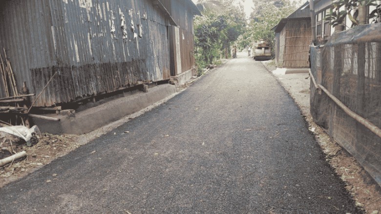 মুকসুদপুরে এলজিইডির তত্ত্বাবধানে সড়কে কার্পেটিং কাজ সম্পন্ন