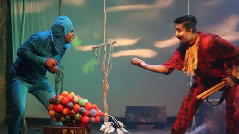 ছুটির দিনে তিন নাটকের চারটি প্রদর্শনী