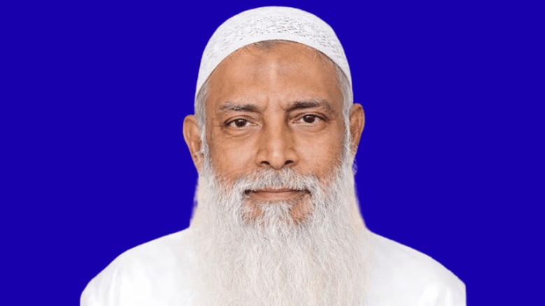 অসুস্থ হজযাত্রীকে দেখতে হাসপাতালে ধর্মমন্ত্রী