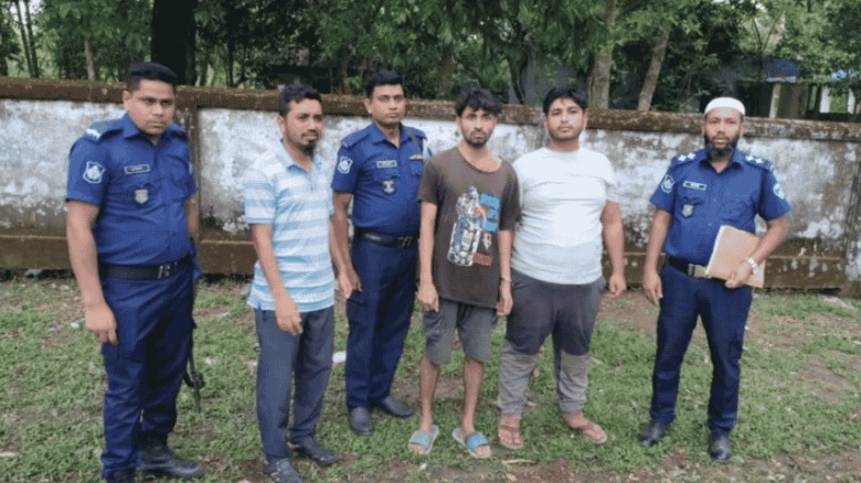 আলীকদমে দুই ইয়াবা ব্যবসায়ী আটক