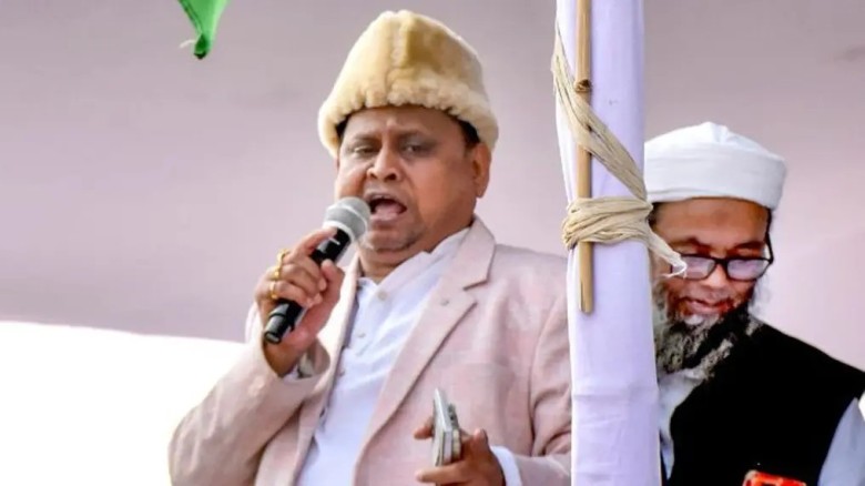 পশ্চিমবঙ্গে স্বতন্ত্র চমক হুমায়ুন কবির: দুই আসনেই জয়ের পথে