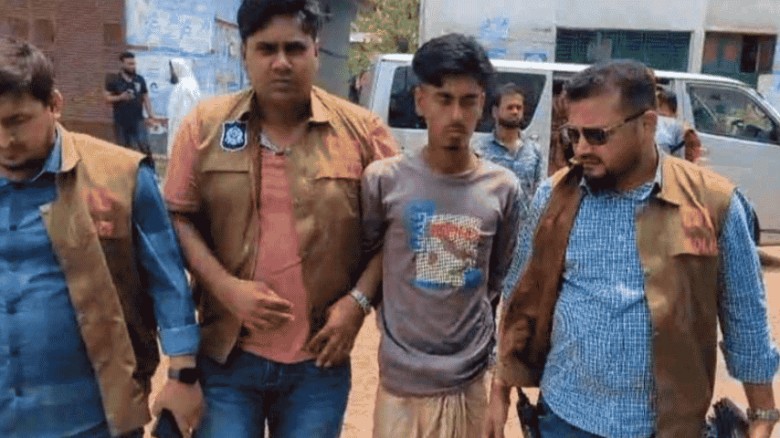 নাটোরে পিতাকে হত্যা: স্ত্রী-ছেলে আটক