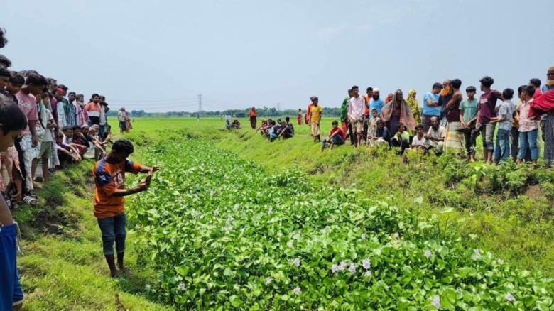 পাবনায় খাল থেকে অজ্ঞাত ব্যক্তির মরদেহ উদ্ধার