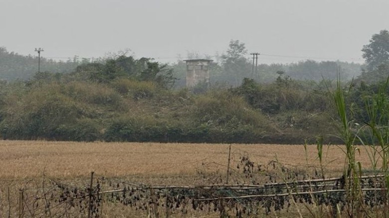 সীমান্তের নো-ম্যানস ল্যান্ড থেকে লাশ উদ্ধার