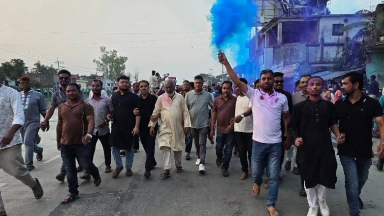 বগুড়ার মোকামতলা উপজেলা ঘোষণায় আনন্দ-উল্লাস