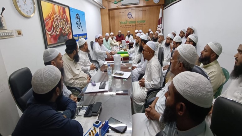 দারিদ্র্য বিমোচন ও কর্মসংস্থানকে প্রাধান্য দিয়ে বাজেট করতে হবে: চরমোনাই পীর
