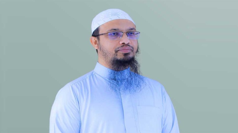 সন্তানকে শিক্ষিত বানানোর আগে মানুষ বানাই: শায়খ আহমাদুল্লাহ