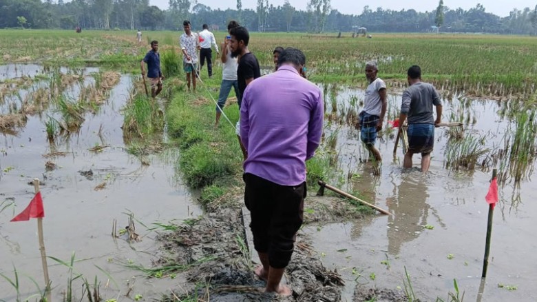 রাজারহাটে ৩০ বছর পর উদ্ধার হলো সরকারি রাস্তা