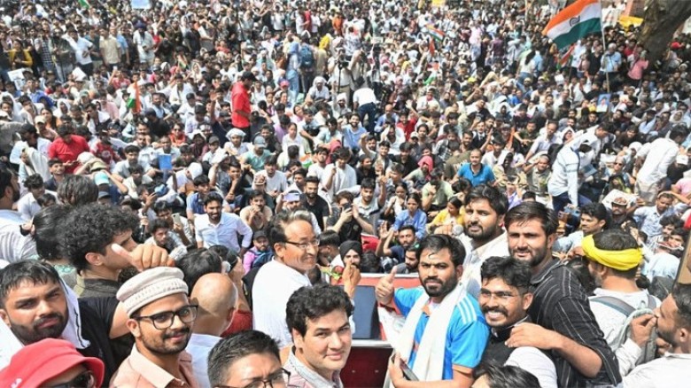বেকারদের ‘ককরোচ’ বলায় শুরু হওয়া আন্দোলন এবার দিল্লির রাজপথে