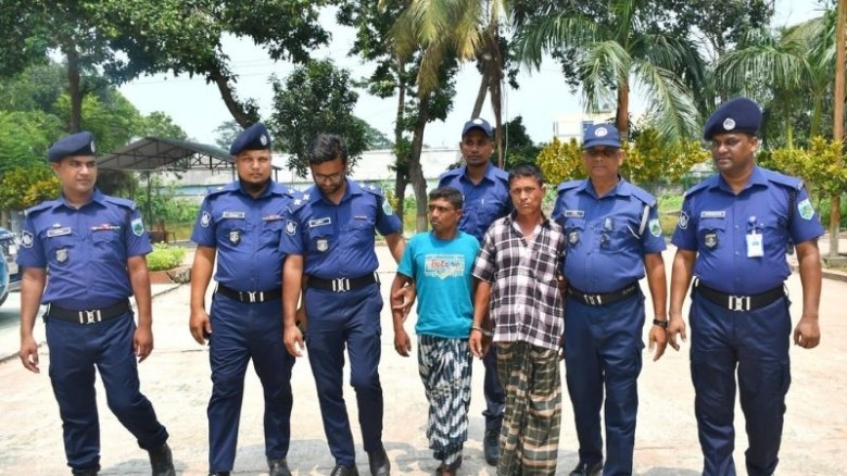 নওগাঁয় গাঁজাসহ দুই মাদক কারবারি গ্রেফতার