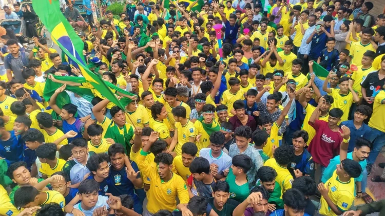 ব্রাজিল সমর্থকদের দখলে সিরাজগঞ্জ