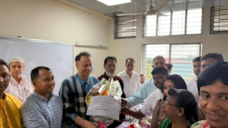 সোনারগাঁওয়ে পিরোজপুর ইউনিয়ন উচ্চ বিদ্যালয়ের গণসংবর্ধনা