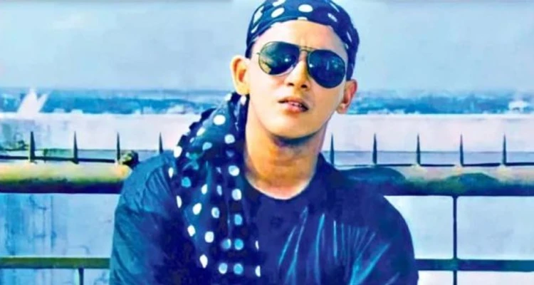 তিন দশক পর ফের আলোচনায় সালমান শাহ মৃত্যু মামলা: কবর থেকে তোলা হবে দেহাবশেষ