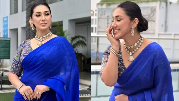 নীল শাড়িতে অপরাজিতা ফুলের মতো ফুটে আছেন অপু বিশ্বাস