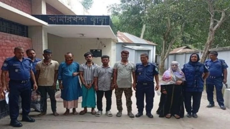কামারখন্দে পাঁচ ডাকাত গ্রেফতার
