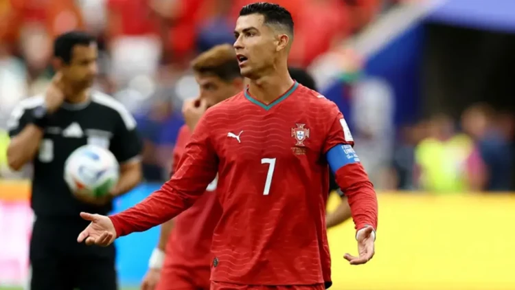 রোনালদোকে কেন উঠিয়ে নেওয়া হয়নি, যে ব্যাখ্যা দিলেন পর্তুগাল কোচ