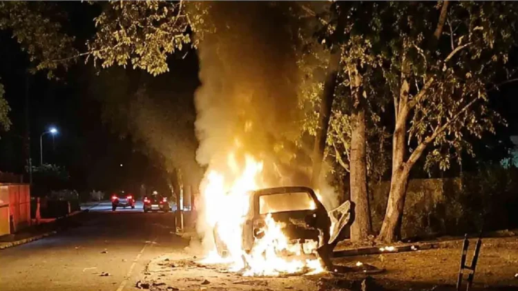 ভারতে বিজেপি নেতাসহ তিনজনকে জ্যান্ত পুড়িয়ে হত্যা