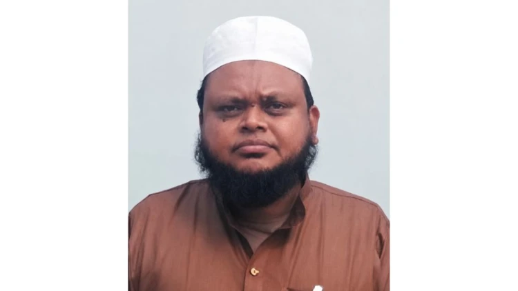 বন্ধু হবা, কফি খাব আর মজা করব ছাত্রীকে খুবি শিক্ষকের অশালীন বার্তা