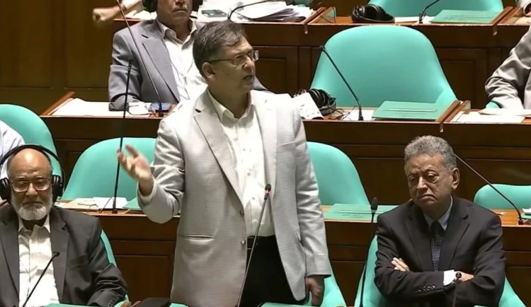 সংসদের কোনো সদস্যই ঋণখেলাপি নন, তারা বড়জোর ঋণগ্রস্ত: স্বরাষ্ট্রমন্ত্রী