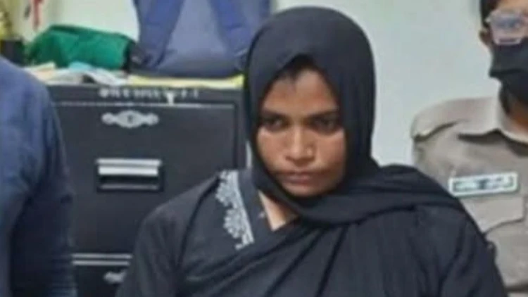 কক্সবাজারে ৯ হাজার পিস ইয়াবাসহ নারী আটক