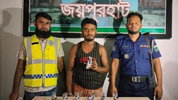 পাঁচবিবিতে মাদকসহ ব্যবসায়ী আটক