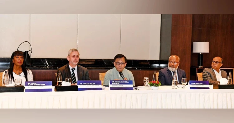 ১৪ দিনে ব্যবসা শুরুর লক্ষ্যে কাজ করছে সরকার: বাণিজ্যমন্ত্রী