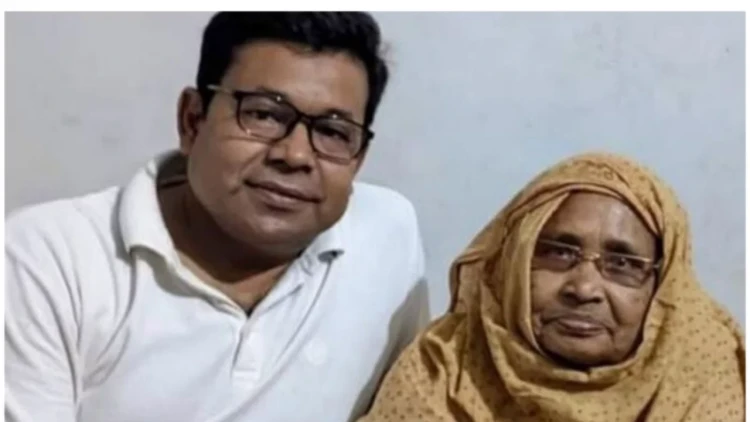 মায়ের অসুস্থতায় দোয়া চাইলেন গায়ক মনির খান
