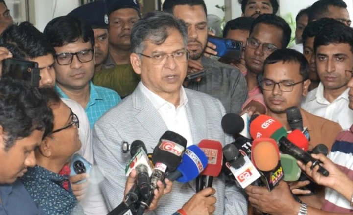 আ.লীগের অপচেষ্টা রুখতে আইনশৃঙ্খলা বাহিনীকে সতর্ক থাকার নির্দেশ স্বরাষ্ট্রমন্ত্রীর
