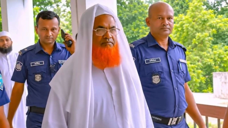 জুলাই হত্যা মামলায় ফেনী আলীয়া মাদ্রাসার অধ্যক্ষ কারাগারে