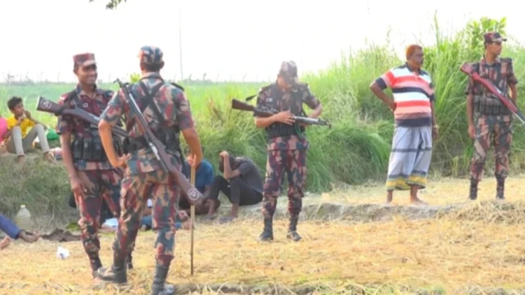 নওগাঁ সীমান্তে ৯ জনকে বিএসএফের পুশইনের চেষ্টা, বিজিবির বাধা