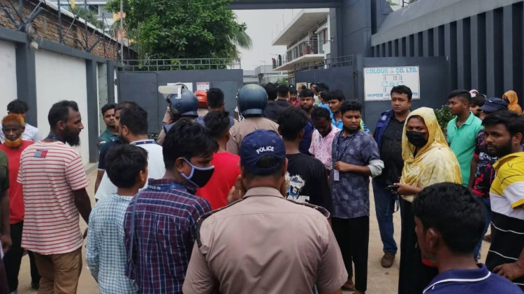 গাজীপুরে পোশাক কারখানায় দুই নারী শ্রমিকের মৃত্যু
