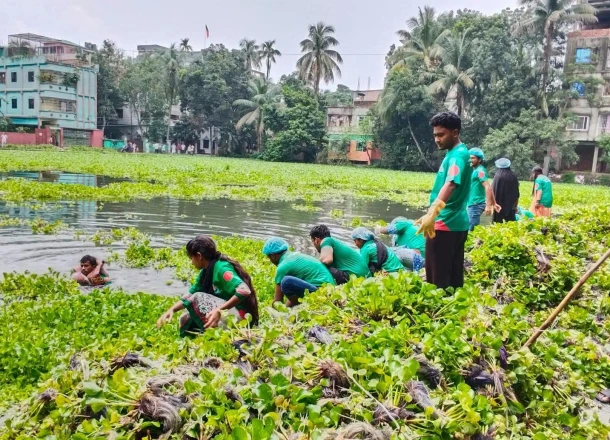 কিশোরগঞ্জে যৌথ পরিচ্ছন্নতা অভিযান: খরমপট্টির সরকারি পুকুর পাচ্ছে নতুন রূপ