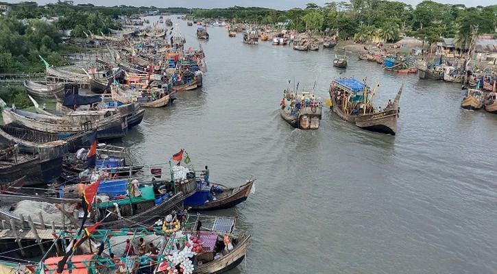 জেলেদের গভীর সাগরে না যাওয়ার পরামর্শ আবহাওয়া অধিদপ্তরের