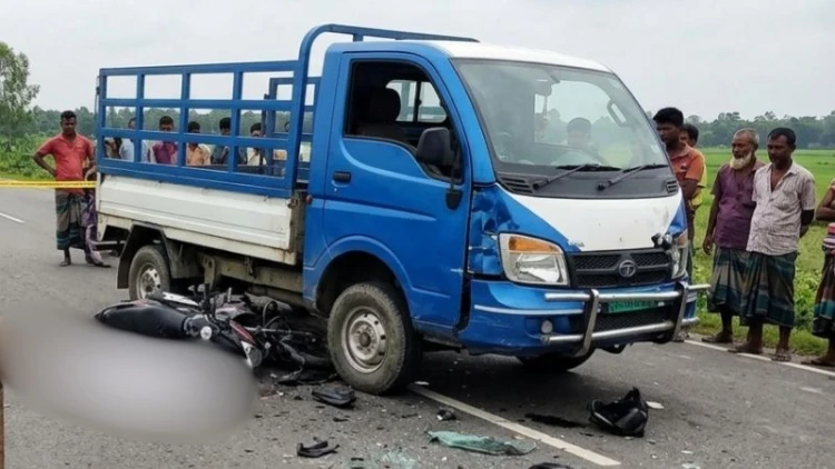 কাভার্ডভ্যানের ধাক্কায় প্রকৌশলীর স্ত্রী নিহত