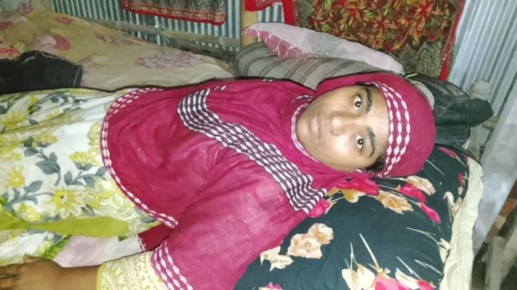 পীরগাছায় ক্যান্সার আক্রান্ত মাকে বাঁচানোর আকুল আবেদন