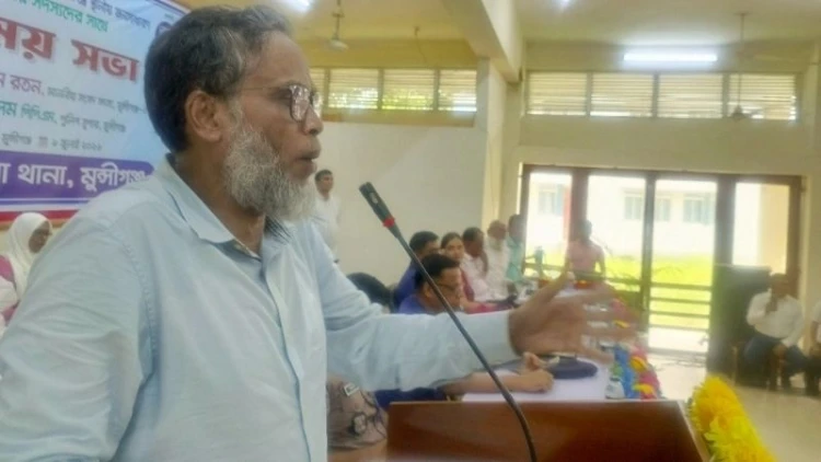 আমি নেশাখোরের জন্য পুলিশকে ফোন করি না: এমপি রতন