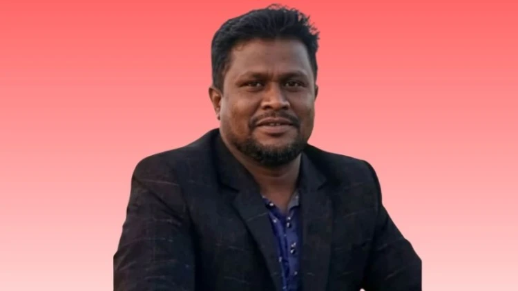 হাটহাজারীতে মেয়ের সামনে বাবাকে কুপিয়ে হত্যা