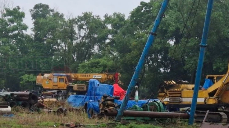 গজারিয়ায় কর্মচারীকে জিম্মি করে মালামাল লুট