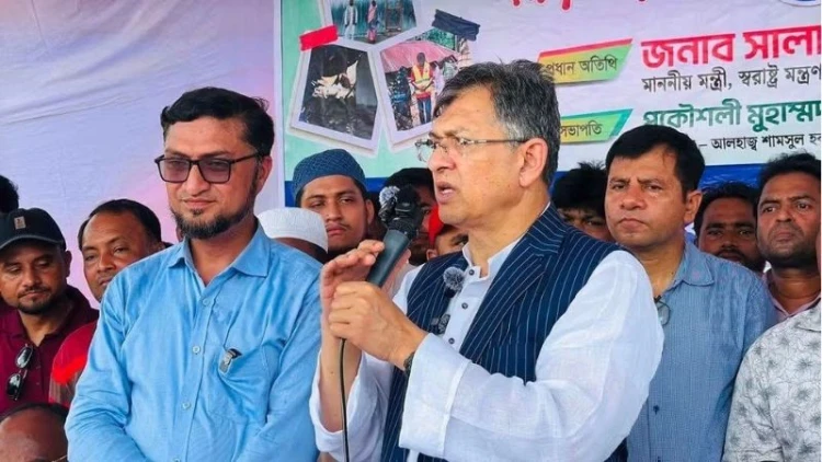 ক্ষমতার আগে জনগণ নীতিতে কাজ করছে সরকার: স্বরাষ্ট্রমন্ত্রী