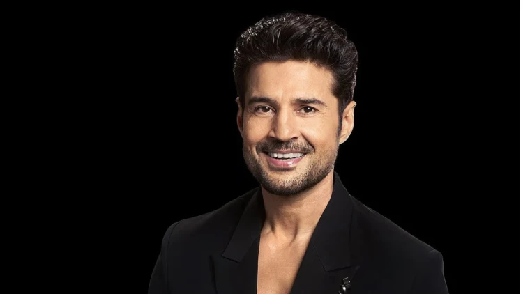 স্ত্রীকে ভালোবেসে ‘গোলামি’ করতে পছন্দ করেন রাজীব খণ্ডেলওয়াল