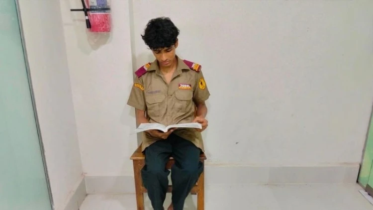 বাবার লাশ দাফন করে রাতে ডিউটি, সকালে পরীক্ষা