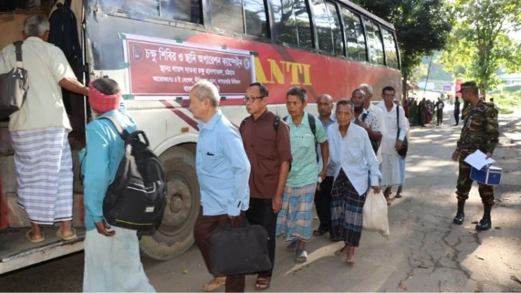 সেনাবাহিনীর দীঘিনালা জোনের উদ্যোগে দৃষ্টি ফিরল ৩১ জনের