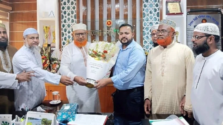 ইউএনওকে সংবর্ধনা দিয়ে সমালোচনার মুখে জামায়াতের এমপি